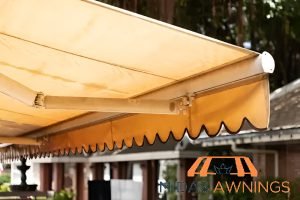 excessive-movement-6-warning-signs-your-awnings-are-not-properly-installed-awnings-midas-awnings-singapore