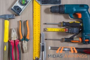 use-of-improper-tools-and-equipment-7-common-mistakes-you-should-avoid-during-diy-awnings-installation-awnings-midas-awnings-singapore