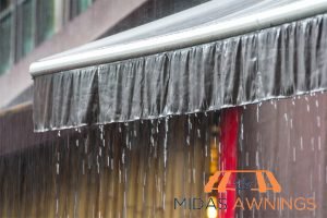 check-that-the-fabric-has-quick-drying-properties-8-expert-tips-for-selecting-the-best-fabric-for-your-awnings-in-singapore-awnings-midas-awnings-singapore