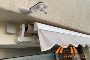 7 Simple Tips for Maintaining Your Retractable Awning in Singapore 4 retract-the-awning-during-strong-winds-7-simple-tips-for-maintaining-your-retractable-awning-in-singapore-retractable-awnings-midas-awnings-singapore
