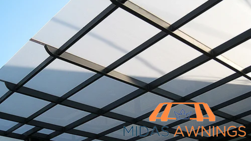 featured-how-to-choose-the-right-thickness-for-your-polycarbonate-roof-for-maximum-efficiency-polycarbonate-roof-midas-awnings-singapore