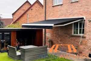 Polycarbonate Roof vs Fabric Awning: Which is Better for Your Singaporean Home? 5 versatile-design-polycarbonate-roof-vs-fabric-awning-which-is-better-for-your-singaporean-home-midas-awnings-singapore