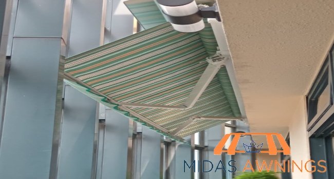 retractable-awning-installation-services-midas-awnings-singapore-condo-bukit-merah-1 retractable-awning-installation-services-midas-awnings-singapore-condo-bukit-merah-1