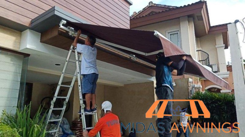 featured-9-essential-qualities-to-look-for-in-a-reliable-awning-contractor-midas-awnings-singapore