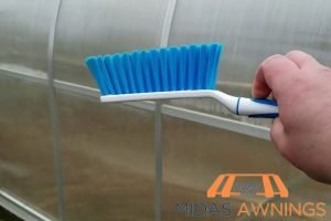 opt-for-soft-brushes-or-non-abrasive-pads-8-essential-tips-for-cleaning-algae-removal-and-mold-prevention-on-polycarbonate-roofs-polycarbonate-roofing-midas-awning-singapore