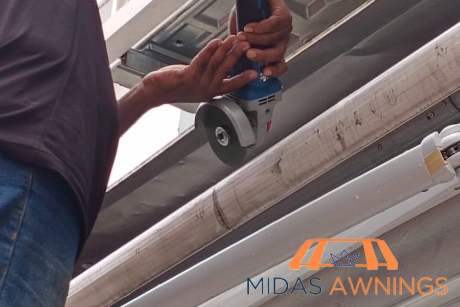 contractor-installement-retractable-awning-replacement-services-midas-awning-singapore contractor-installement-retractable-awning-replacement-services-midas-awning-singapore