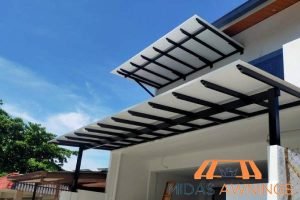 lightweight-yet-durable-for-balcony-why-aluminium-composite-roofing-is-the-best-choice-for-balconies-aluminium-composite-roofing-midas-awnings-singapore
