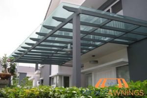 Polycarbonate Roofs vs. Laminated Glass Roofs in Singapore: Which is Better? 6 noise-reduction-laminated-glass-roofs-polycarbonate-roofs-vs-laminated-glass-roofs-in-singapore-which-is-better-plycarbonated-roofing-midas-awnings-singapore