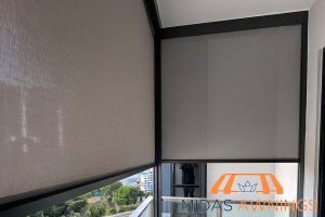 Outdoor Roller Blinds vs. Zip Track Blinds: Which One Should You Choose in Singapore? 3 ease-of-use-outdoor-roller-blinds-vs-zip-track-blinds-which-one-should-you-choose-in-singapore-outdoor-roller-blinds-midas-awnings-singapore