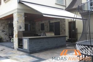 5 Creative Ways to Use Retractable Awnings in Singapore 3 outdoor-kitchens-5-creative-ways-to-use-retractable-awnings-in-singapore-retractable-awnings-midas-awnings-singapore