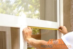 expert-precision-and-proper-fit-outdoor-blinds-installation-in-singapore-should-you-diy-or-hire-professionals-outdoor-blinds-midas-awnings-singapore