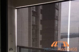 7 Tips for Maintaining and Cleaning Your Balcony Blinds for Long-Lasting Use 5 retract-blinds-during-extreme-weather-7-tips-for-maintaining-and-cleaning-your-balcony-blinds-for-long-lasting-us-balcony-blinds-midas-awnings-singapore