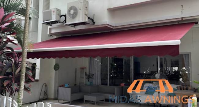 retractable-awning-installation-services-midas-awnings-singapore-landed-newton-1
