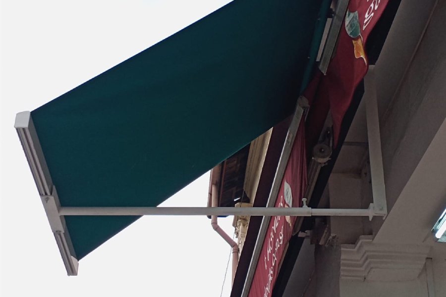 Price 2 Retractable Awnings